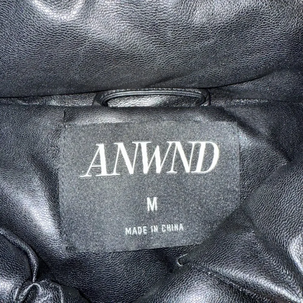 ANWND Puffer jacket Cropped Size M Black - Picture 2 of 4